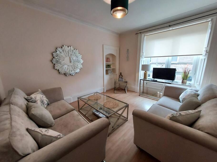 Lovely 2 Bedroom Apartment In The Centre Of Hawick Exteriér fotografie